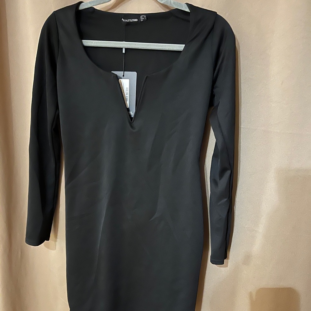 Black long sleeve bodycon dress